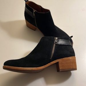 NEW Kork Ease suede Mesa ankle bootie size 10